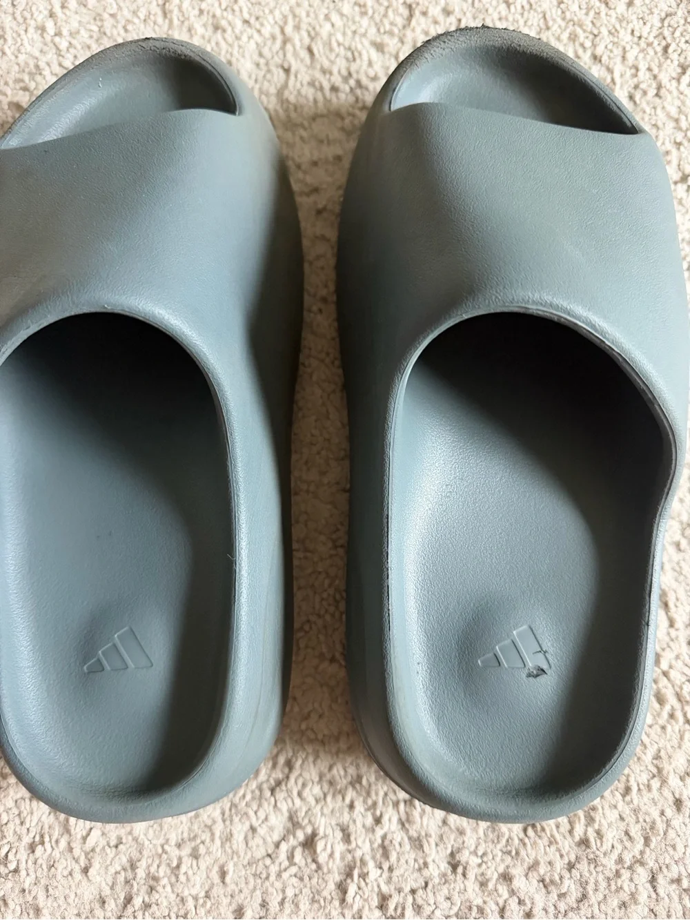 Yeezy slides- Gray